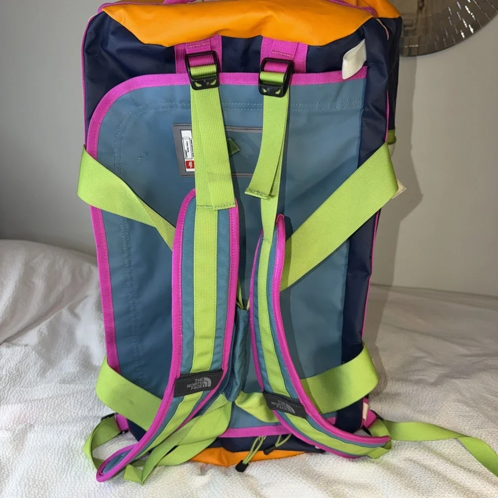 The North Face Duffel Bag  Backpack Shoulder Straps Sz M 71 L  Used
